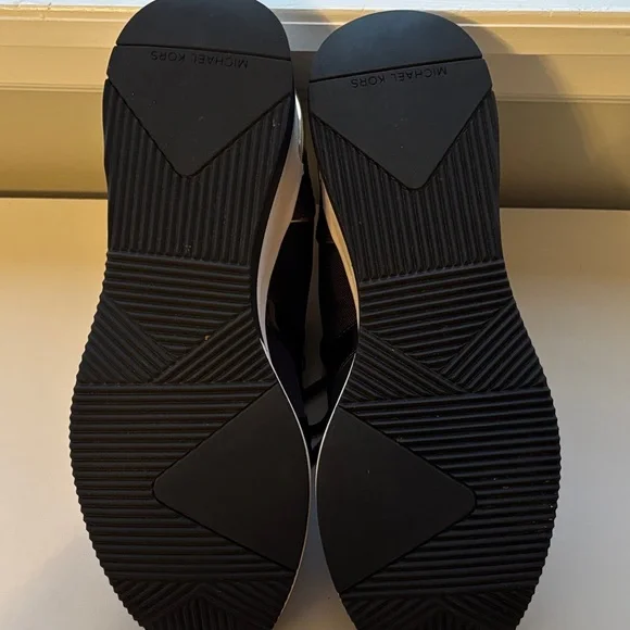 Michael Kors Women’s Black & Gold Liv Logo Mixed- Media Trainer Sneaker size 8.5 - Picture 9 of 9